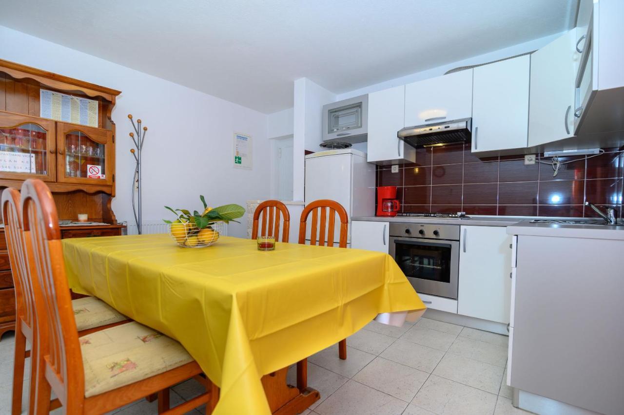 Apartments Vice Трогір Екстер'єр фото